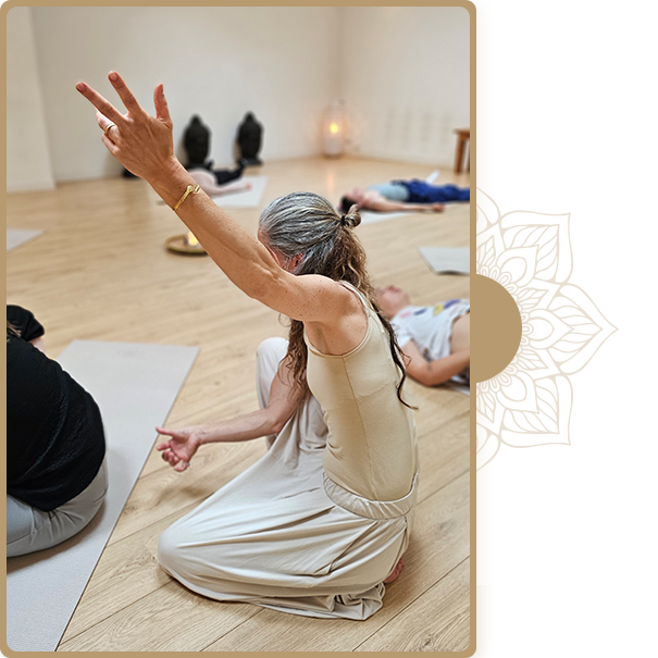 Spirituele ontwikkeling en groei in bewustzijn met kundalini facilitator Lizette, eigenaresse van Studio NRGY in Arnhem.