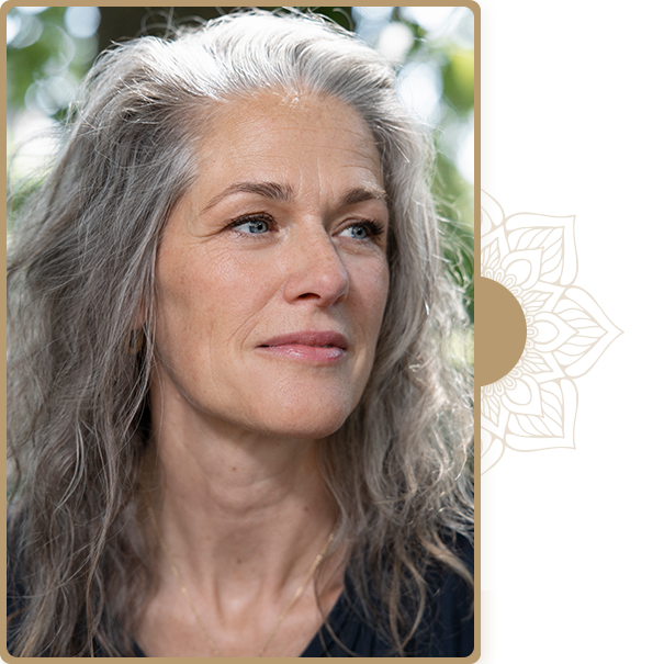 Over mij Lizette, Studio NRGY gecertificeerd Kundalini facilitator, moeder, zusje, vriendin en een enorme liefhebber van thee.